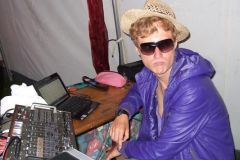 img_1250022096_897